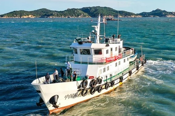 福州市海洋与渔业执法支队海上执法巡航，该支队通过行政执法平台开展的“执法+多元生态修复补偿”办案模式等多项工作走在全国前列。