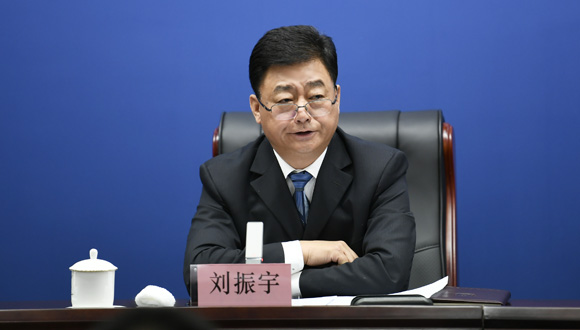 刘振宇.jpg
