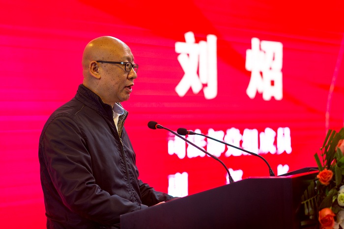 刘炤.jpg