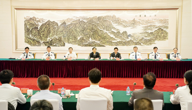 （媒体发稿，共一张）5月17日，公安部在北京召开深入学习贯彻习近平总书记重要讲话精神座谈会，中共中央政治局委员、中央政法委书记郭声琨出席并讲话。 摄影  郝帆_副本.jpg