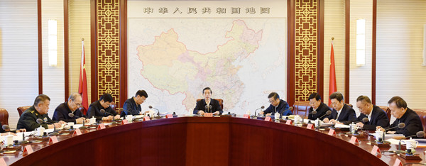 （媒体发稿，共一张）12月21日，中共中央政治局委员、中央政法委书记郭声琨在北京主持召开中央政法委员会全体会议，传达学习中央经济工作会议精神，研究谋划2018年政法工作。_副本.jpg