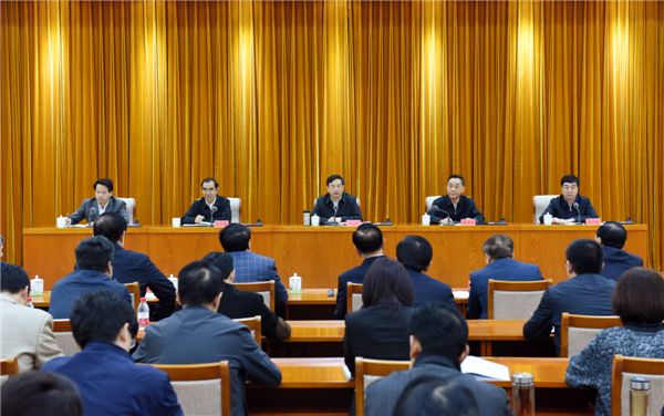 （仅供网站发，第1张）10月26日，中央政法委机关召开局级干部会议，传达学习党的十九大精神。郝帆 摄.jpg