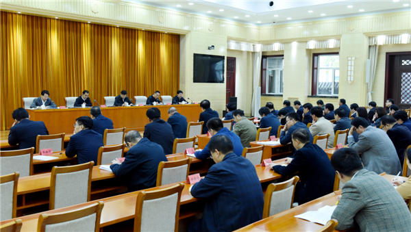 （仅供网站发，第2张）10月26日，中央政法委机关召开局级干部会议，传达学习党的十九大精神。郝帆 摄.jpg