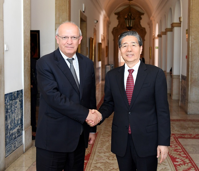 6月21日，中共中央政治局委员、中央政法委书记郭声琨在里斯本会见葡萄牙代总理席尔瓦外长。  摄影  郝帆.jpg