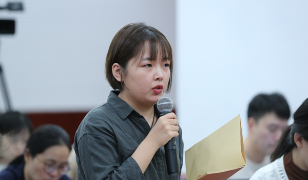 人民日报.jpg