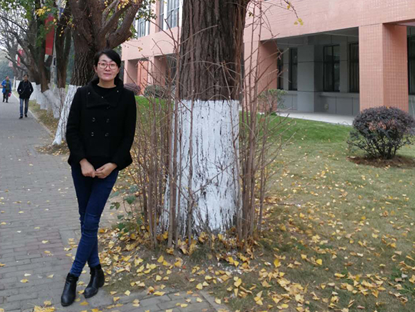徐芳生活照2.jpg