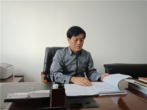 万雄新生活照1.jpg