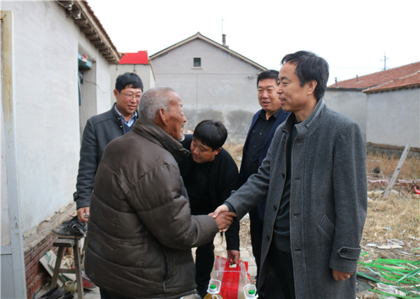 普法为民好榜样 河北 胡福岗 生活照2.jpg