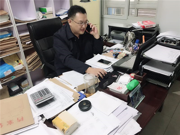 基层法律服务好榜样：河北保定 谢鹏 生活照1.jpg