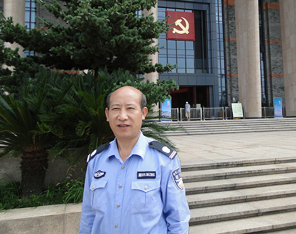 唐亮满 (2).jpg