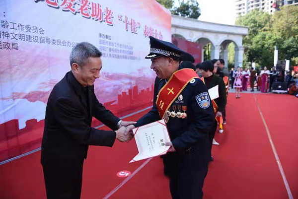 唐亮满 (4).jpg