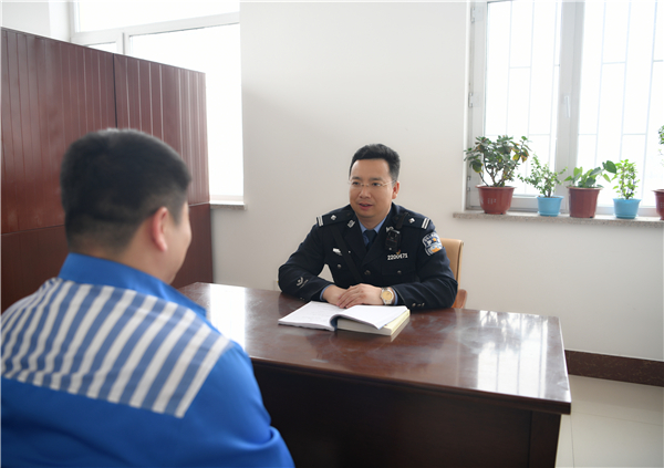 与学员谈话.jpg