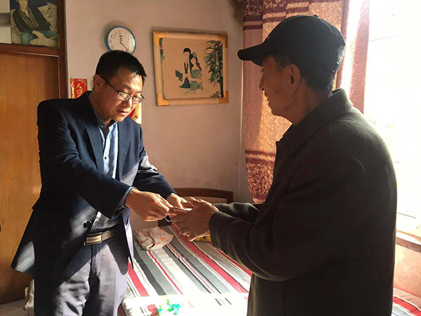 刘华明调解照4.jpg