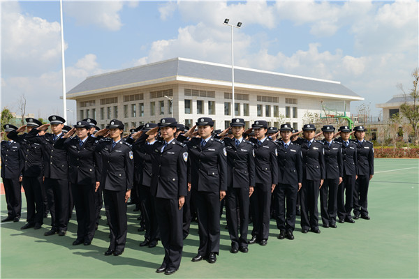 警察队伍风貌.jpg