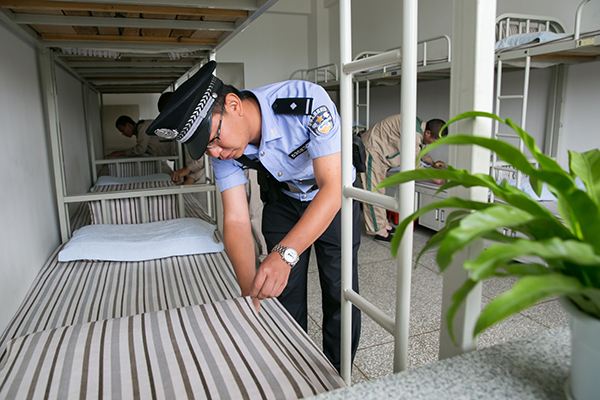 唐振然工作照.jpg
