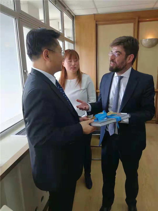 微信图片_20181105105541_副本.jpg