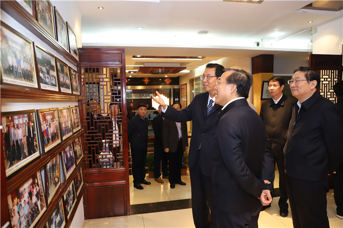 微信图片_20181121183611_副本.jpg